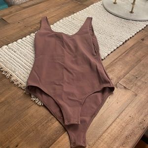 Aritzia bodysuit M